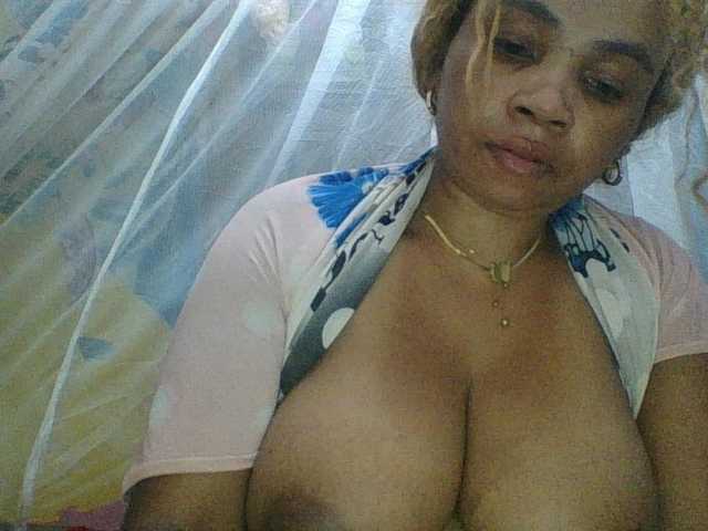 Amanah's BongaCams show and profile