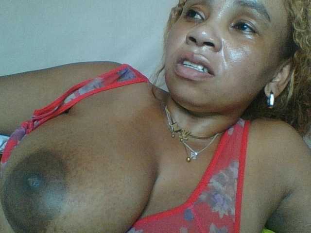 Amanah live cam profile