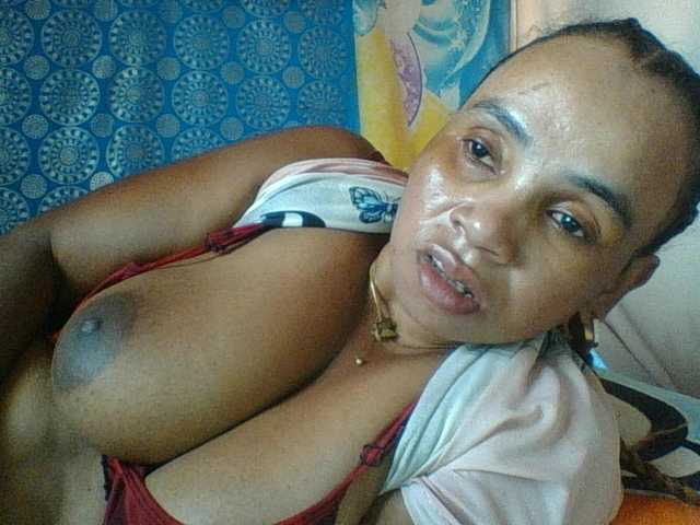 Amanah's BongaCams show and profile