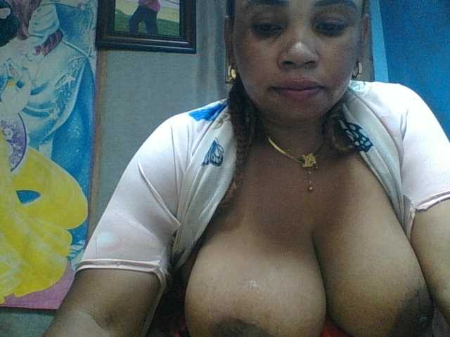 Amanah's BongaCams show and profile