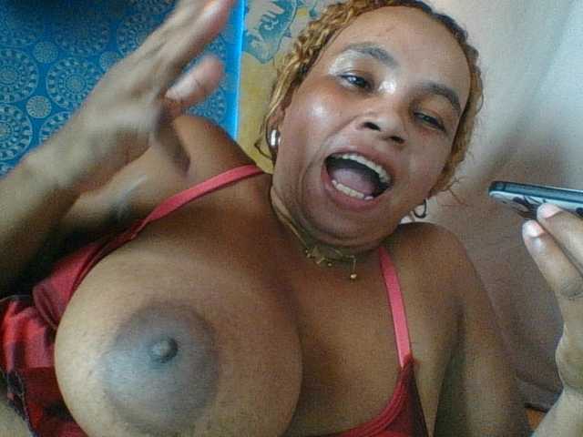 Amanah's BongaCams show and profile