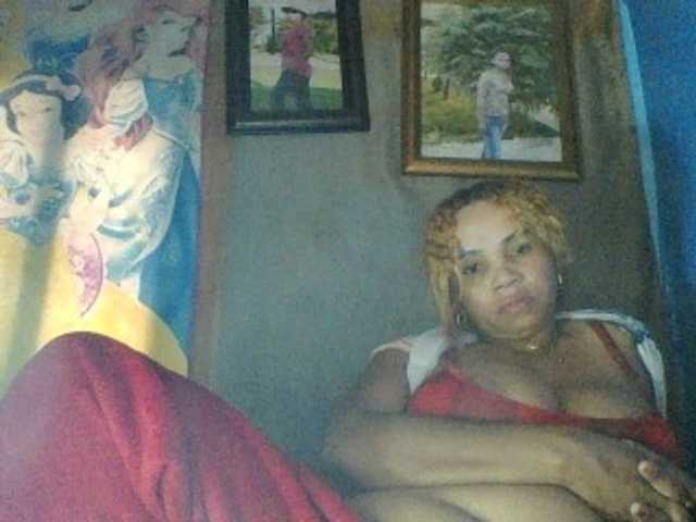 Amanah – webcam model profile photo