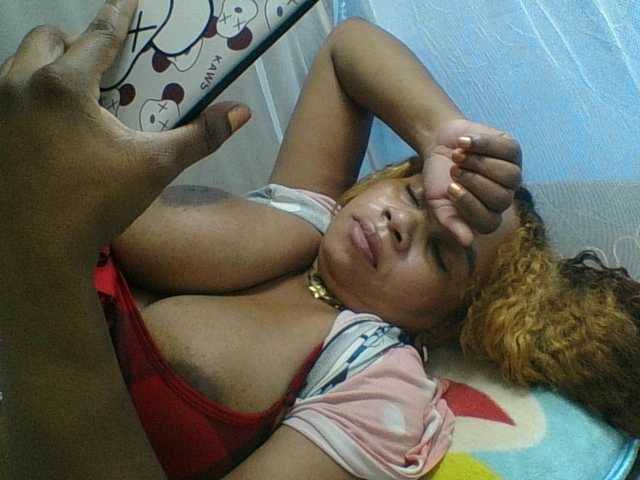 Amanah's BongaCams show and profile