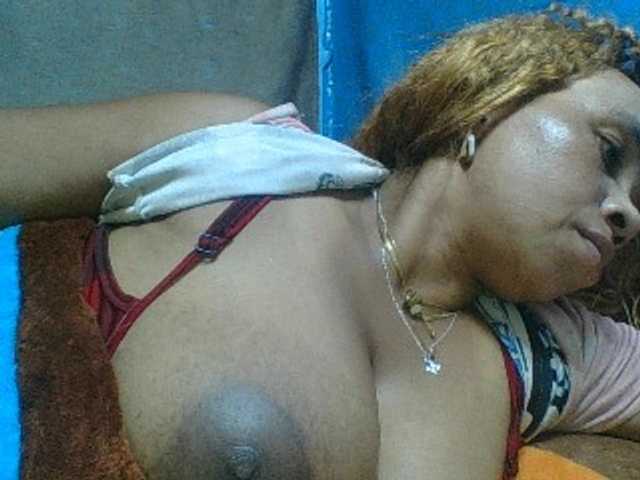 le modèle Amanah est en webcam porno dans un show sur le site bongacams, il possède les tags suivants: Ebony,Redhead,Hairy