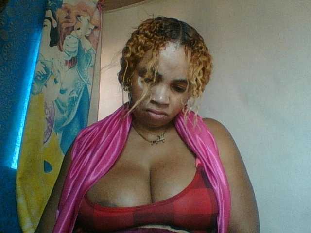 Amanah Live Cam on BongaCams