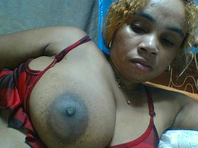 Amanah's BongaCams show and profile