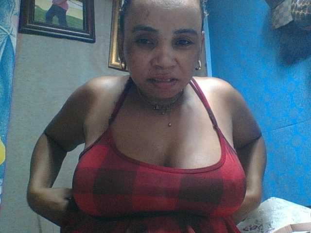 Amanah's BongaCams show and profile