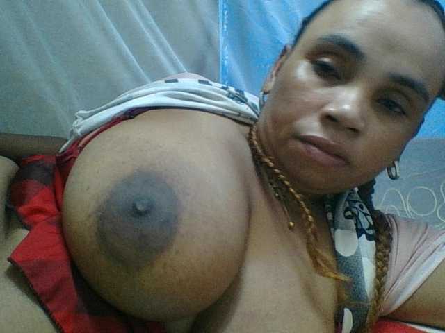 Amanah's BongaCams show and profile