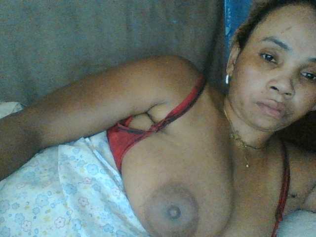 Amanah's BongaCams show and profile