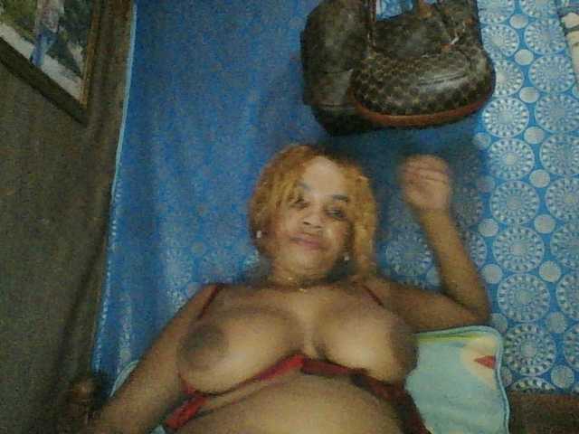 Amanah – webcam model profile photo