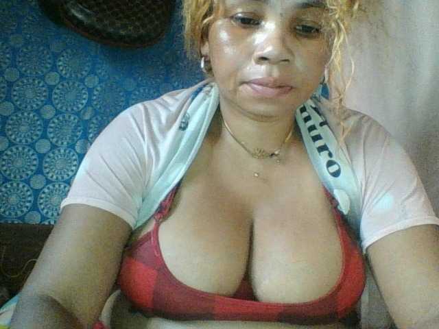 Amanah – webcam model profile photo