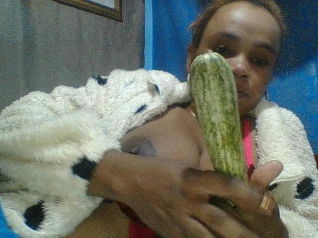 Amanah's BongaCams show and profile