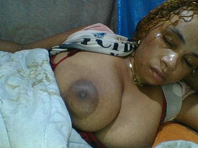 Amanah's BongaCams show and profile