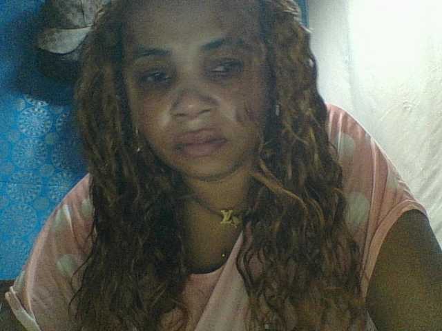 Amanah's BongaCams show and profile