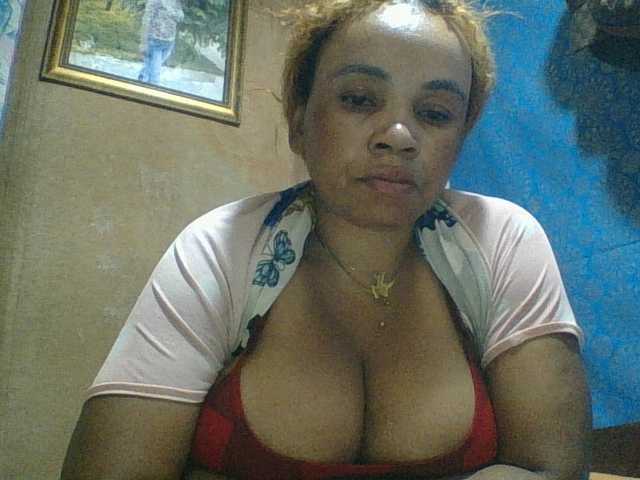 Amanah webcam bongacams model stream image