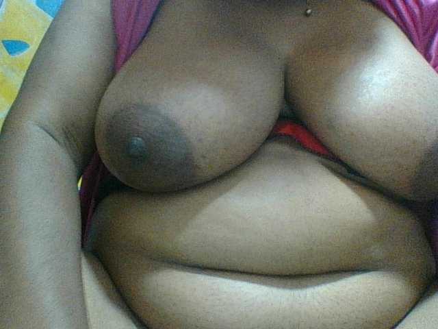 Amanah's BongaCams show and profile