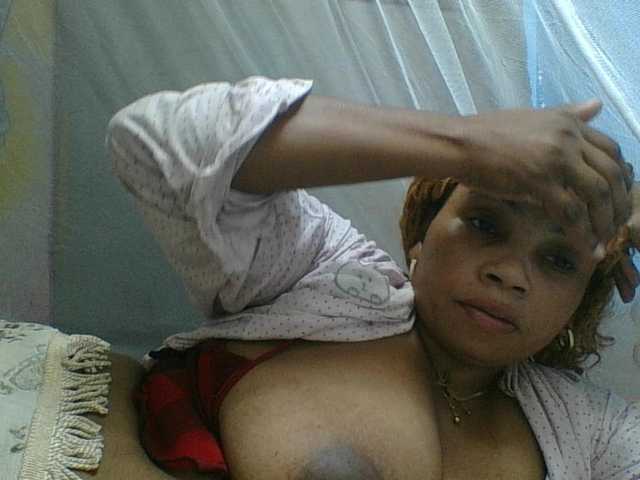 Amanah's BongaCams show and profile