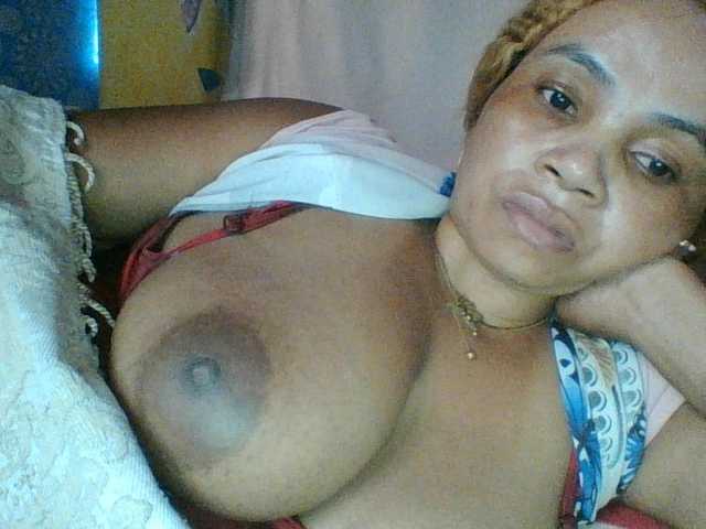 Amanah's BongaCams show and profile