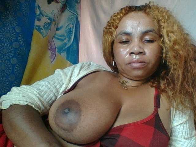 Amanah's BongaCams show and profile