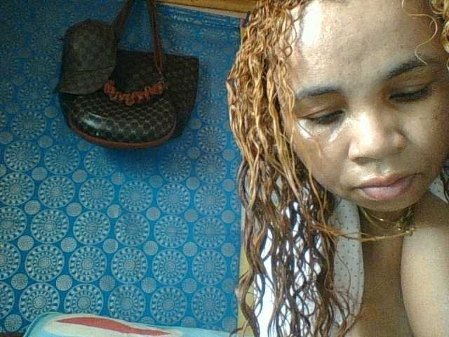 Amanah – webcam model profile photo