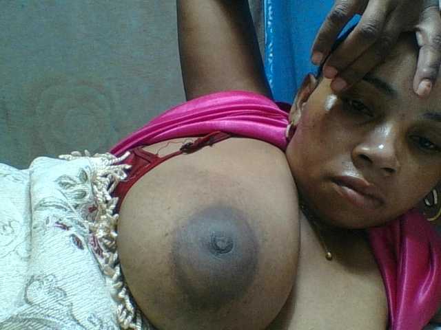 Amanah's BongaCams show and profile