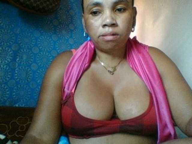 Amanah's BongaCams show and profile