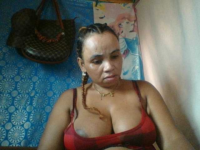 Amanah's BongaCams show and profile