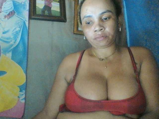 Amanah's BongaCams show and profile