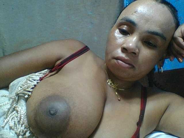 Amanah's BongaCams show and profile