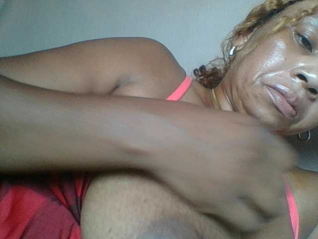 Amanah's BongaCams show and profile