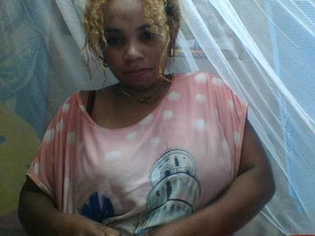 Amanah's BongaCams show and profile