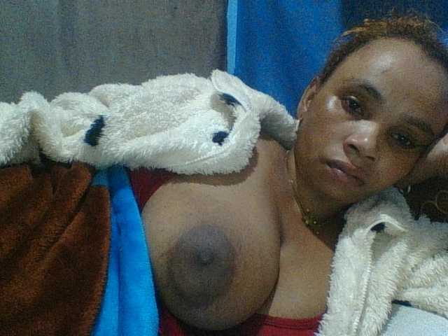 Amanah's BongaCams show and profile