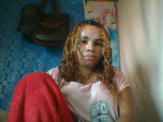 Amanah's BongaCams show and profile