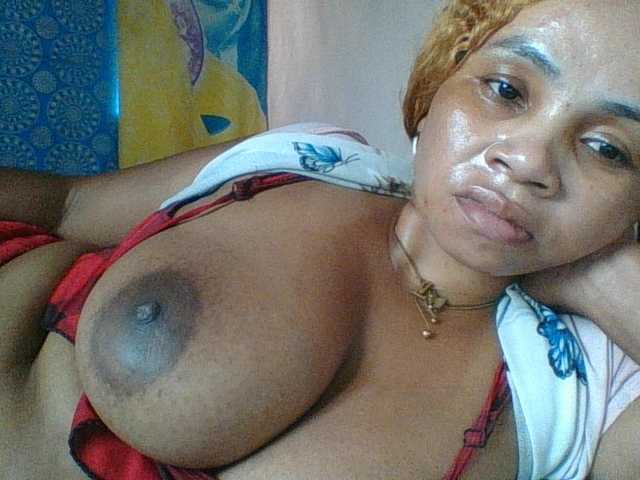 Amanah, une amatrice française avec qui discuter et avoir du sexe