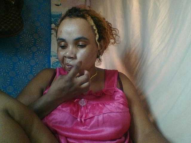 Amanah's BongaCams show and profile