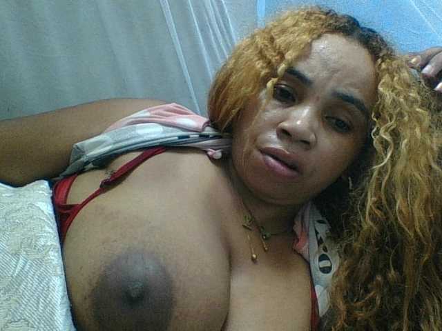 Amanah's BongaCams show and profile