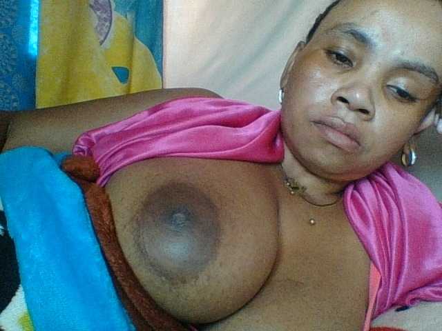 Amanah's BongaCams show and profile