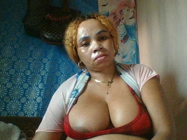 Amanah's BongaCams show and profile