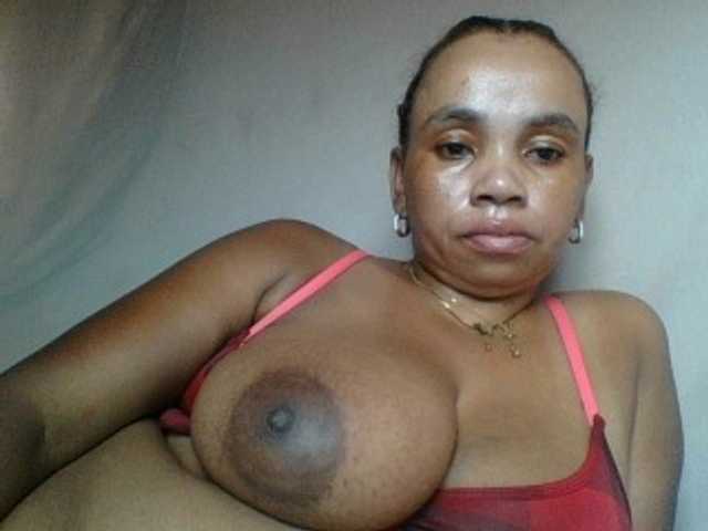 Amanah's BongaCams show and profile