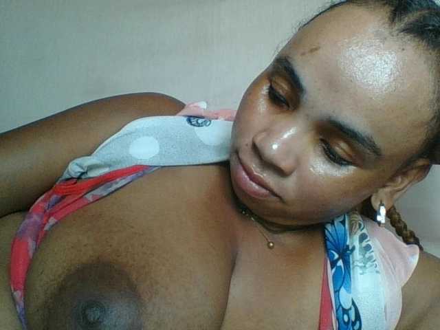 Amanah's BongaCams show and profile