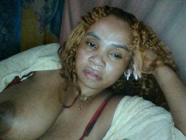 Amanah's BongaCams show and profile