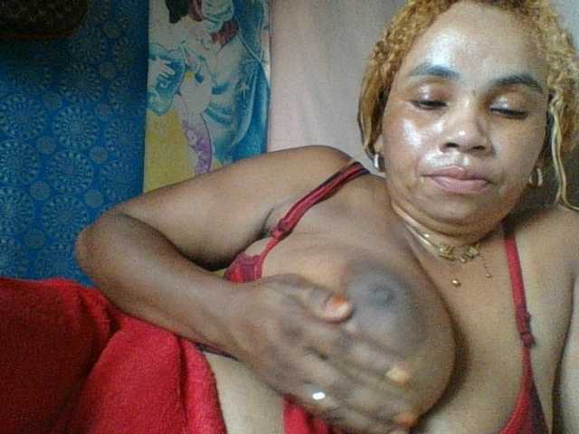 Amanah's BongaCams show and profile