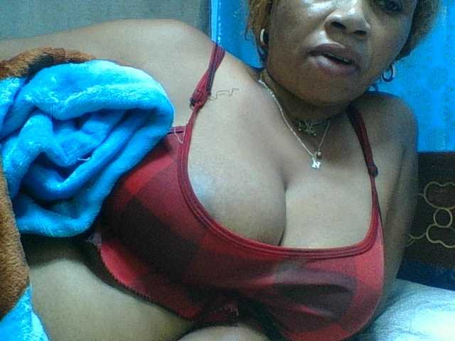 Amanah's BongaCams show and profile