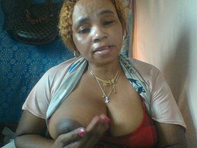 Amanah's BongaCams show and profile