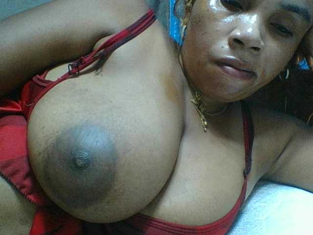 Amanah's BongaCams show and profile