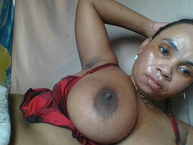 Amanah's BongaCams show and profile