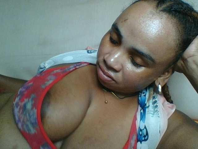 Amanah's BongaCams show and profile