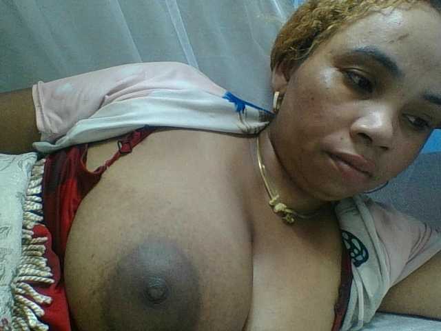 Amanah's BongaCams show and profile