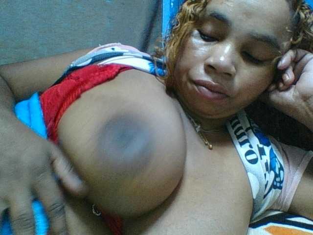 Amanah's BongaCams show and profile