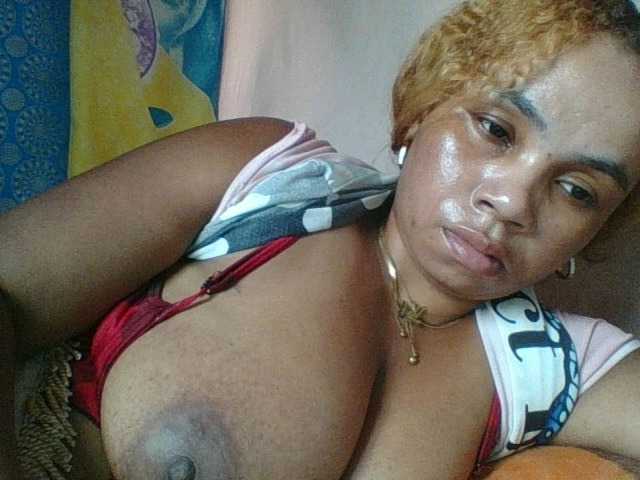 Amanah's BongaCams show and profile